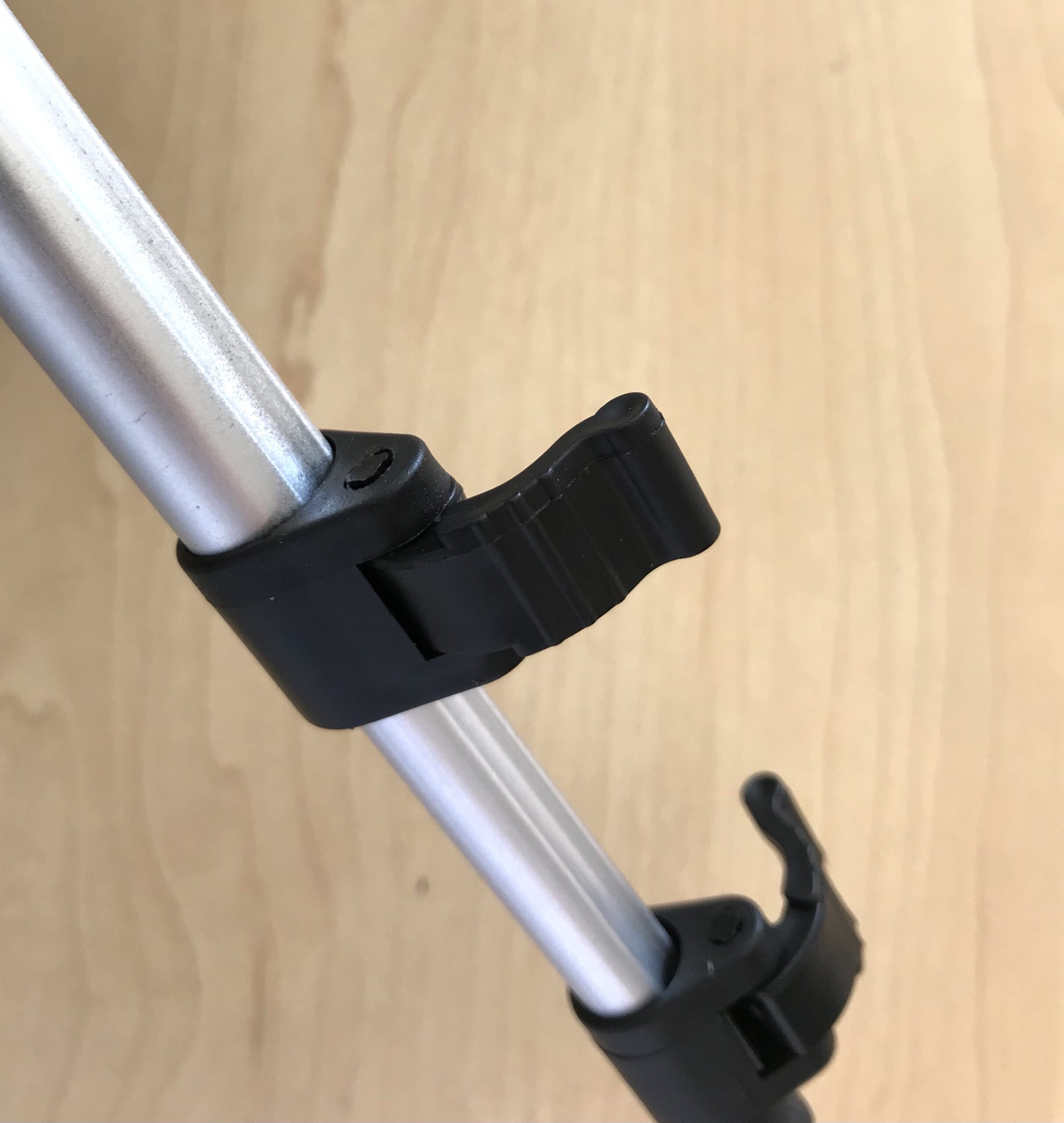 DK 3888 Portable Bluetooth Tripod for Cellphone/Camera with Remote - Image 9